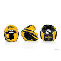 FAIRTEX - Diagonal Vision Sparring Headguard/Lace Up (HG16M2) - Large